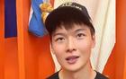 王哲林赛后激动落泪，坦言因注射封闭针错过总决赛将终生遗憾，职业生涯巅峰时刻泪洒赛场引发热议